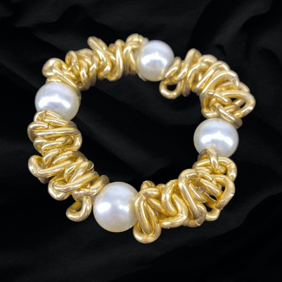 Bracelet, Gold Toned Mesh with Four Large Faux Pearls - Picture 4 of 4